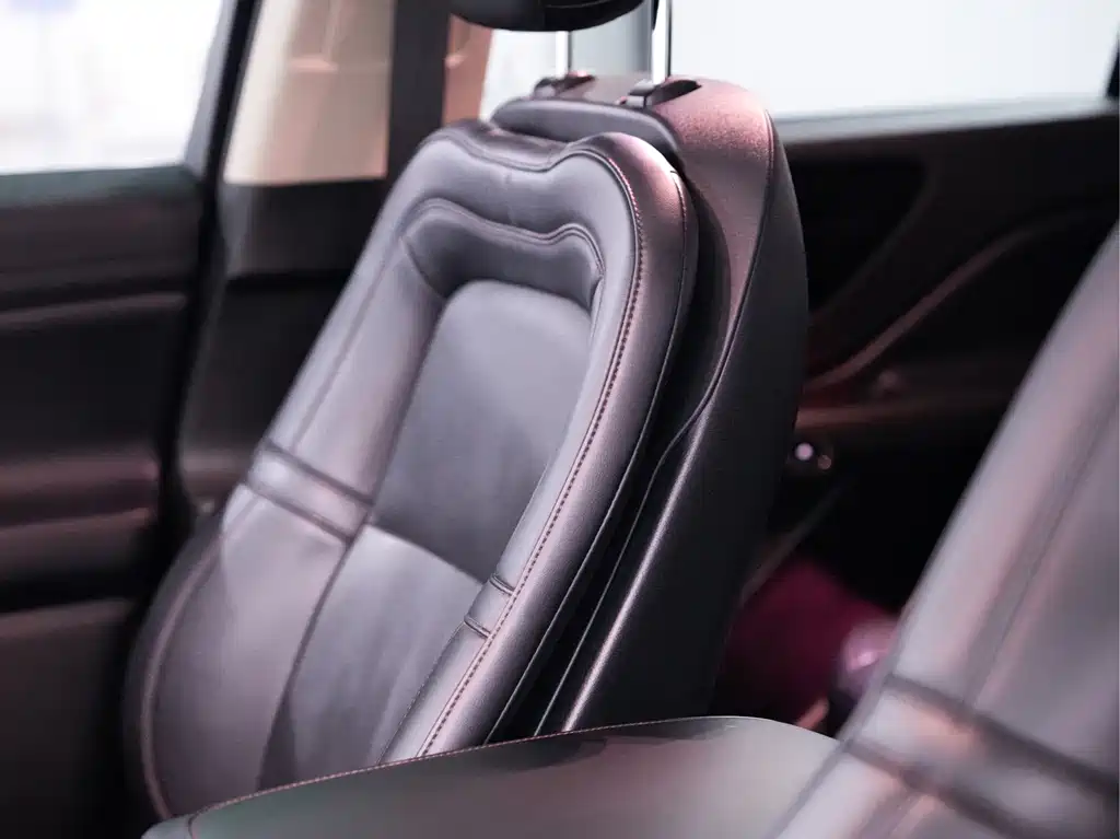Lincoln Aviator — миниатюра 12