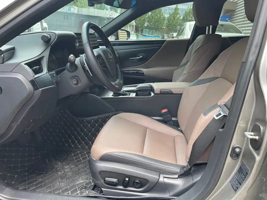 Lexus ES — миниатюра 15