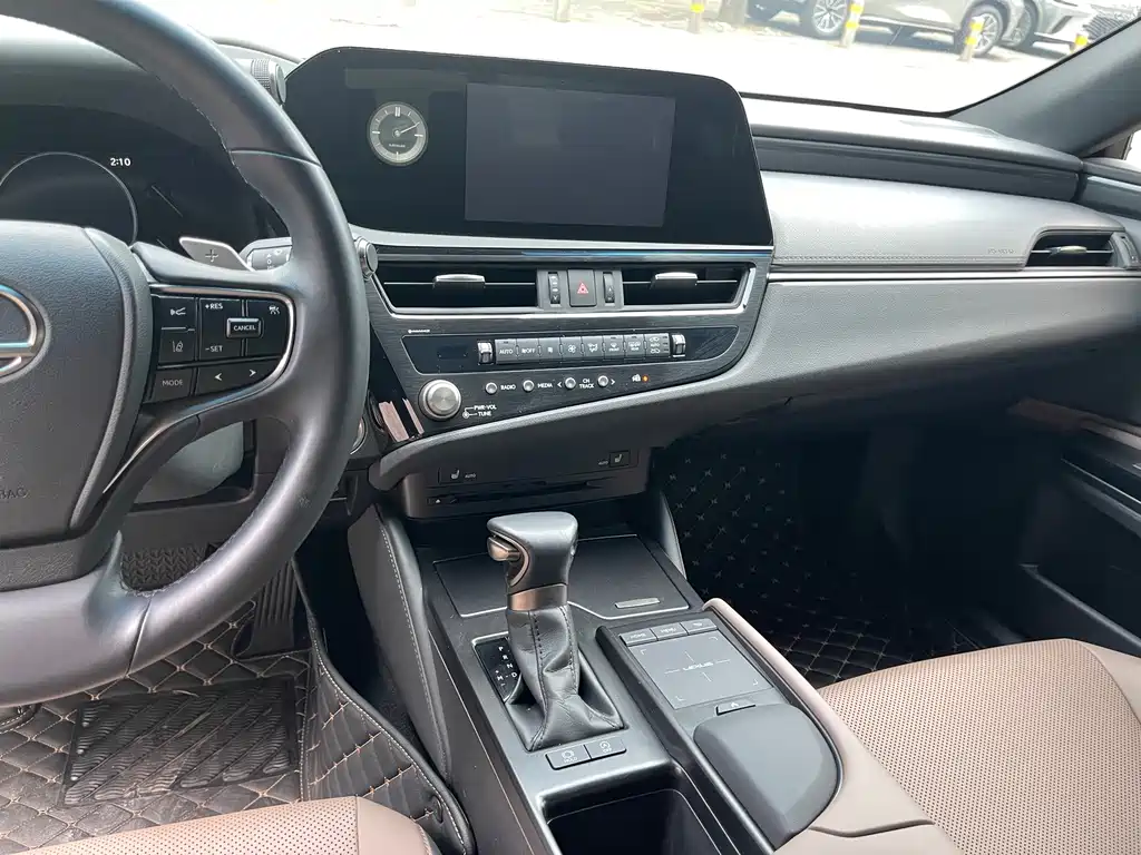 Lexus ES — миниатюра 18