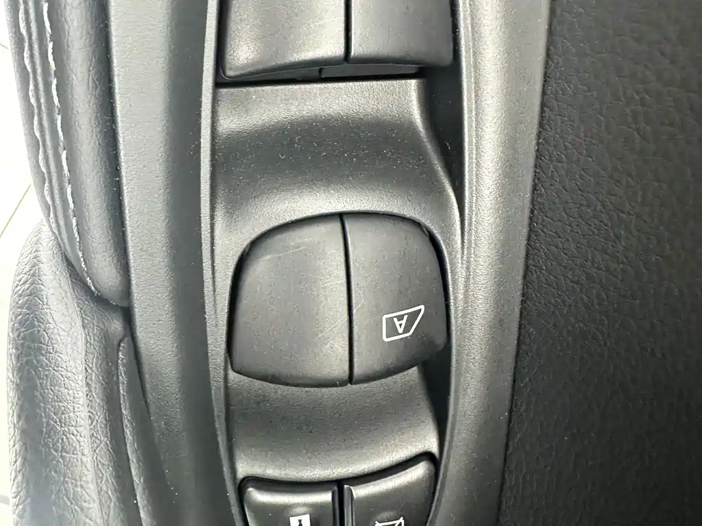 Nissan Qashqai — миниатюра 12