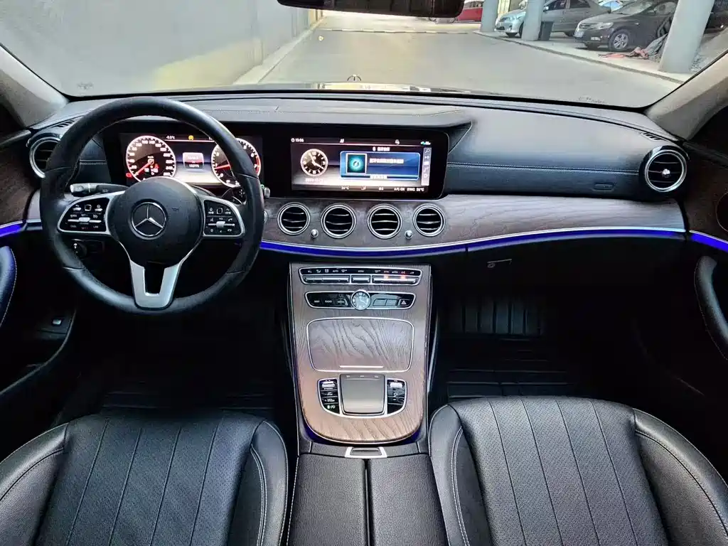 MERCEDES-BENZ E CLASS