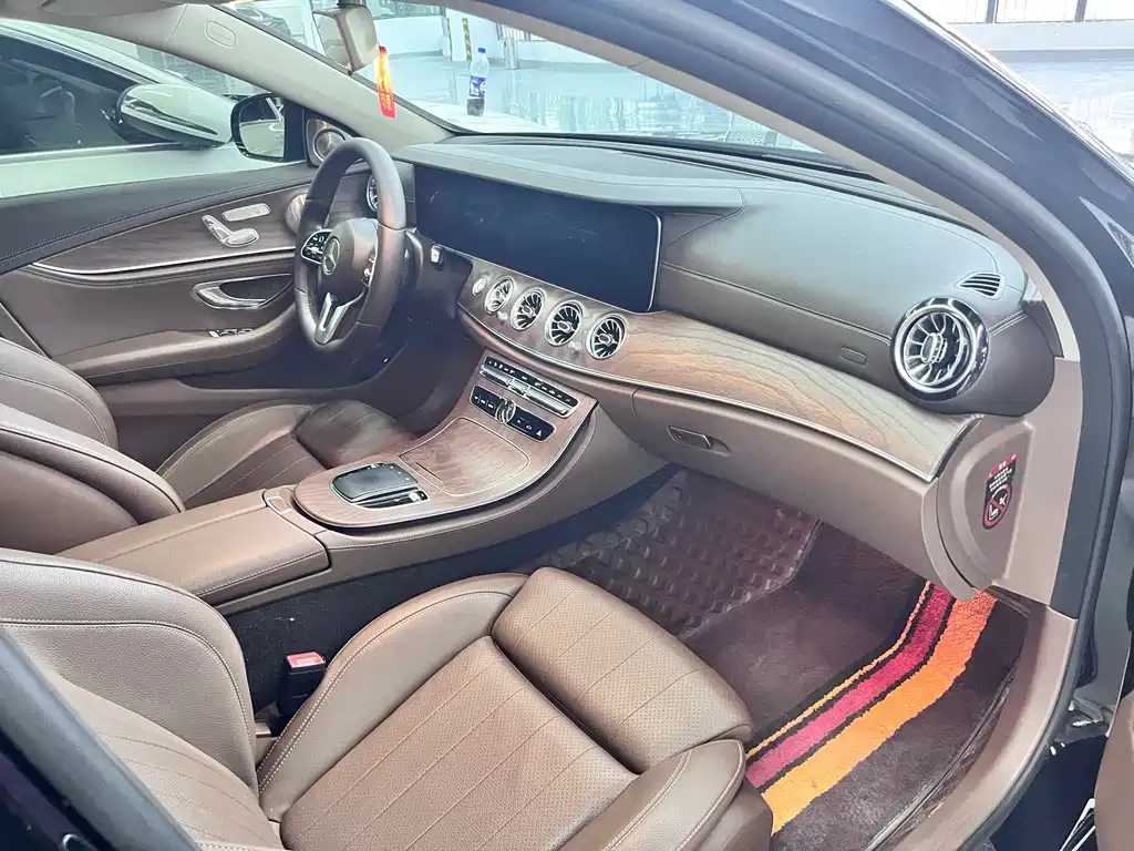 Mercedes-Benz E-Class — миниатюра 10