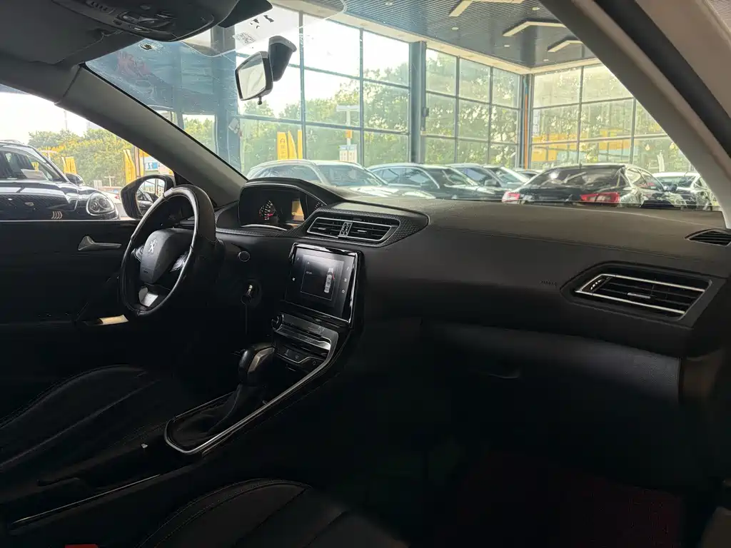 Peugeot 308 — миниатюра 9
