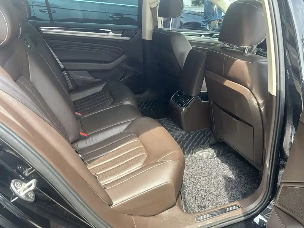 Volkswagen Phideon — миниатюра 8