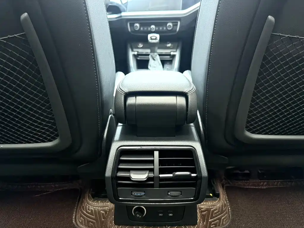 Audi Q3 — миниатюра 12