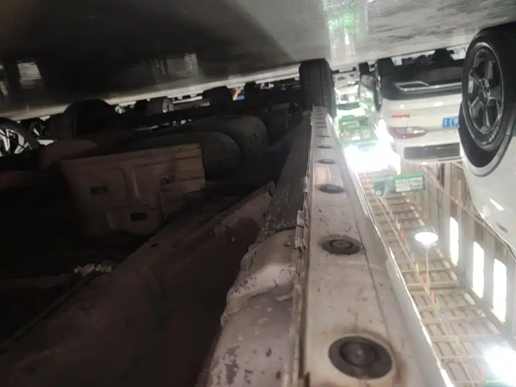 Nissan NV200 — миниатюра 21
