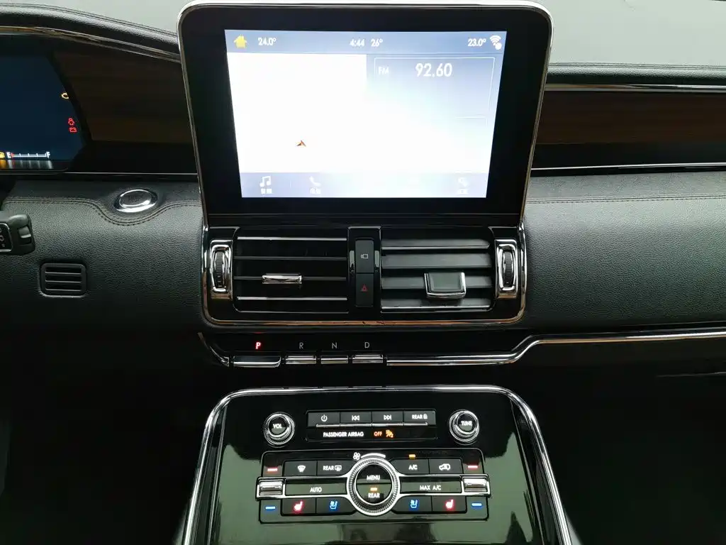 Lincoln Navigator — миниатюра 12