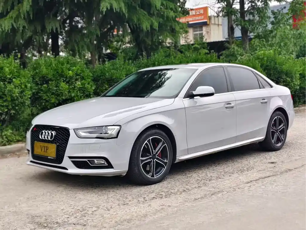 Audi A4L 2015