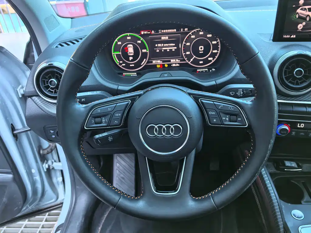 Audi Q2L e-tron — миниатюра 8