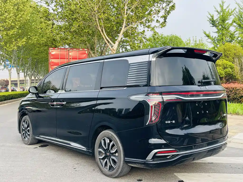 Hongqi HQ9 2023 2.0T