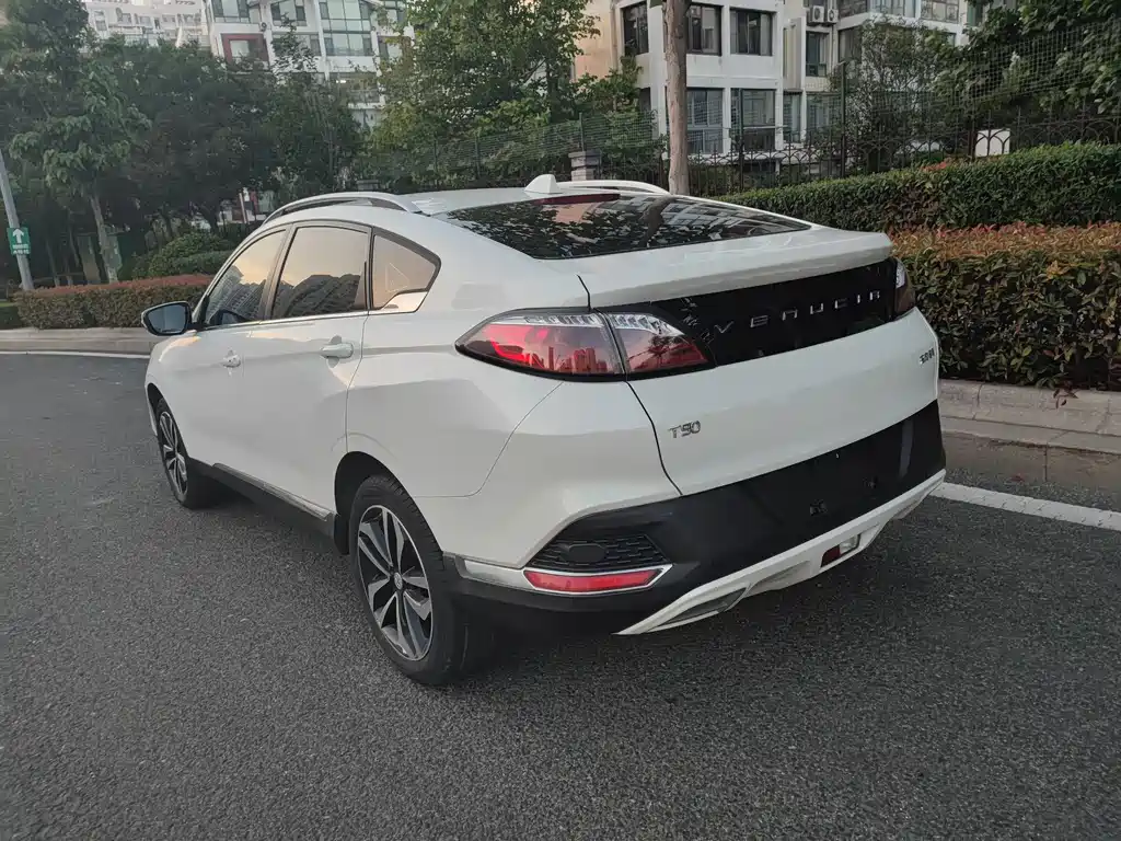 Venucia T90 2.0L Manual Smart Fashion Edition, фото 4
