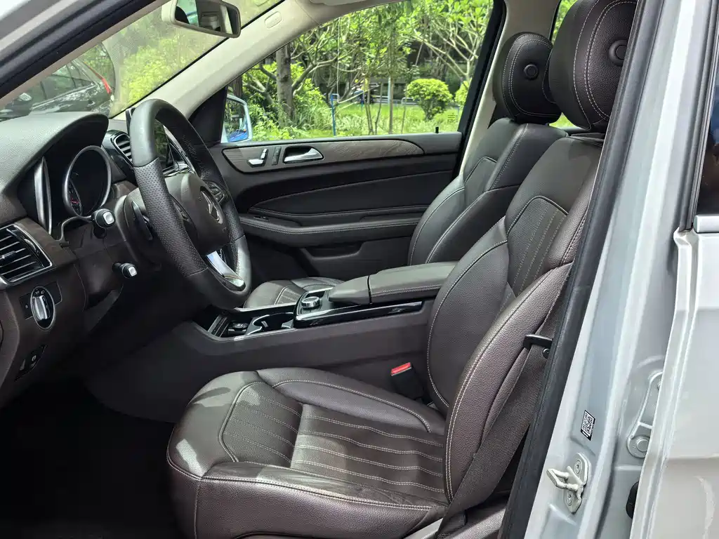 Mercedes-Benz GLE (Import) — миниатюра 6