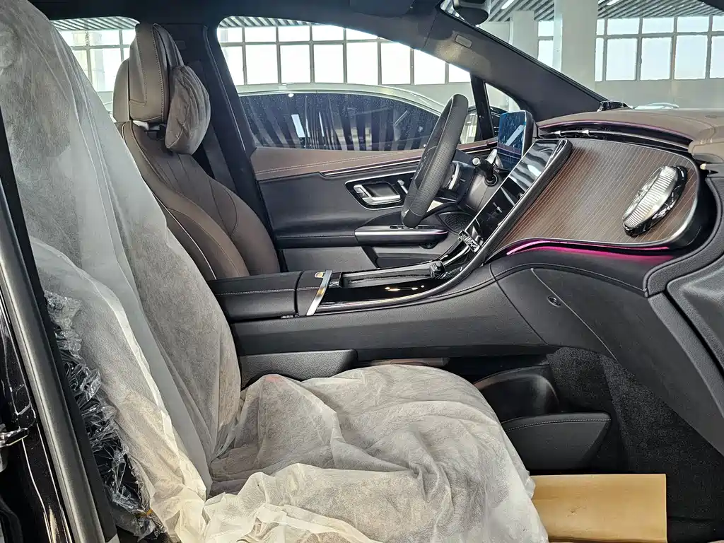 Mercedes-Benz EQE SUV — миниатюра 5