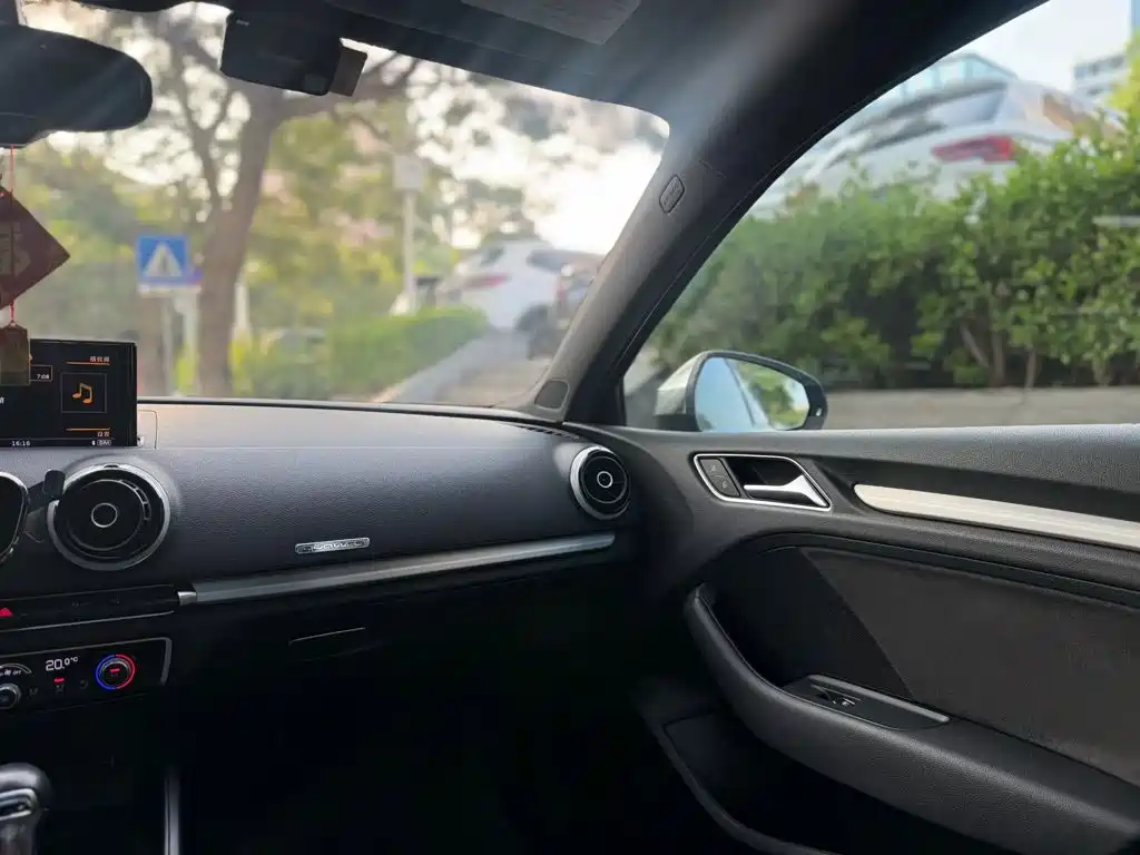 Audi S3 — миниатюра 9
