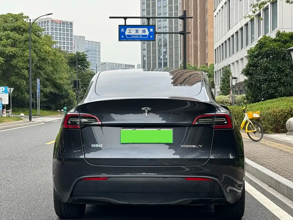 Tesla Model Y — фотографии объявления, Фото 13