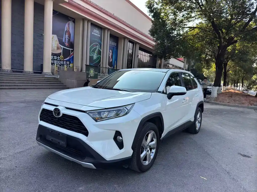 Toyota RAV4 2021