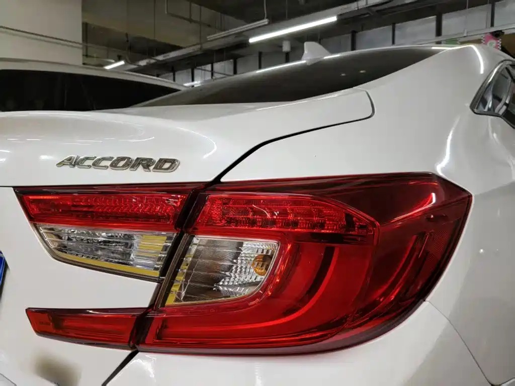 Honda Accord — миниатюра 17