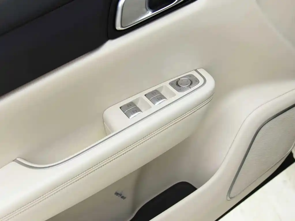 Li Auto Li ONE — миниатюра 11