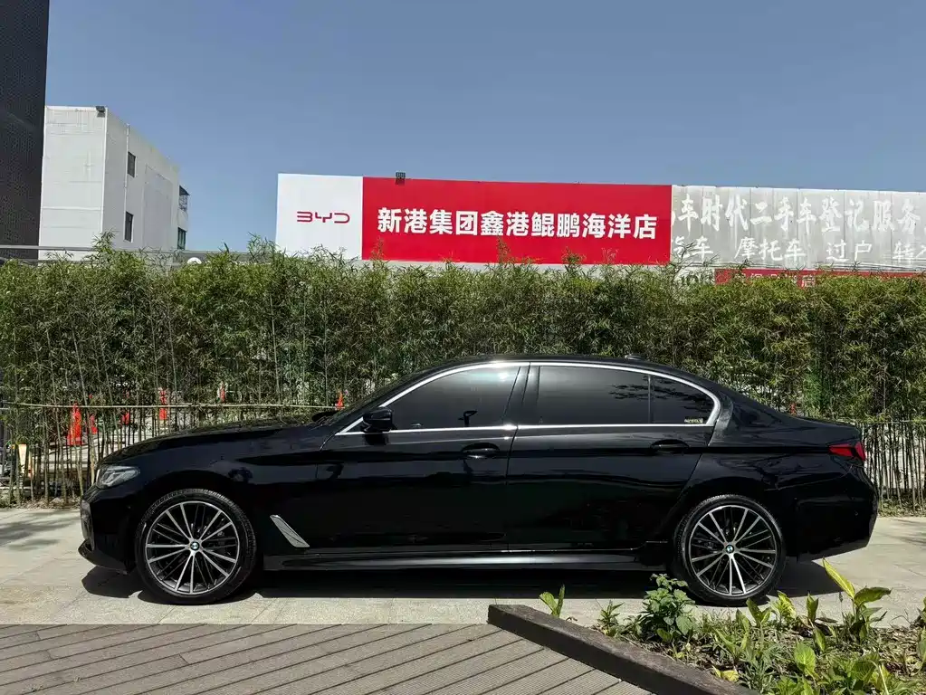 BMW  5 SERIES