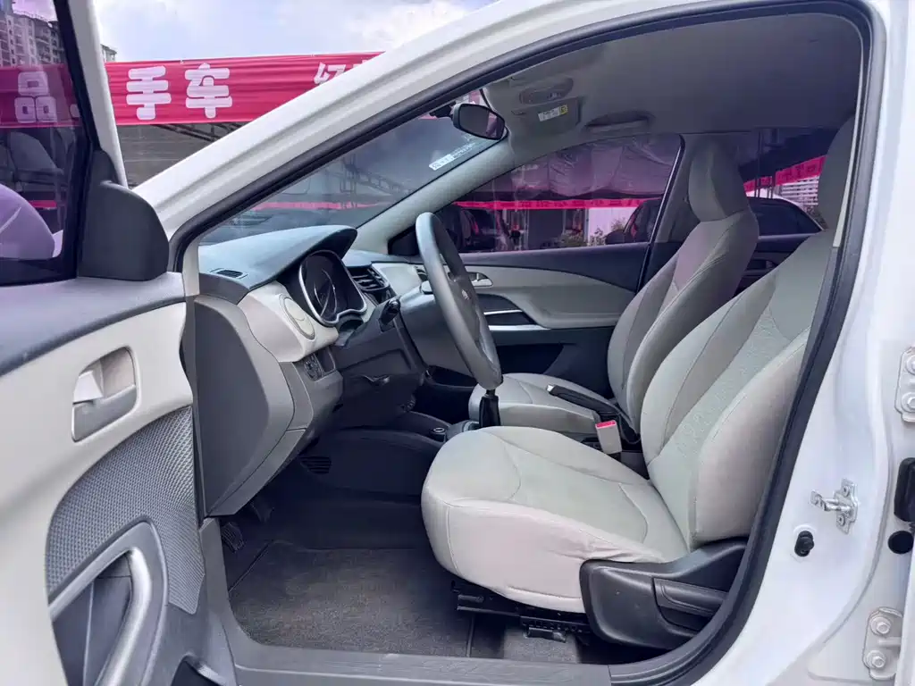 Chevrolet Sail — миниатюра 4