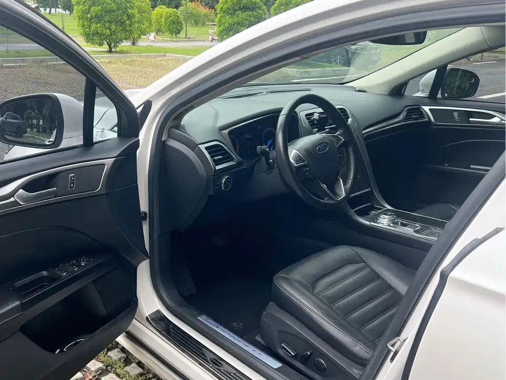 Ford Mondeo — миниатюра 6