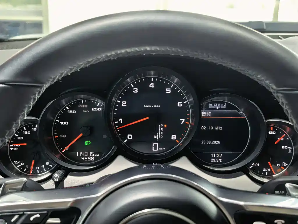 Porsche Cayenne — миниатюра 3