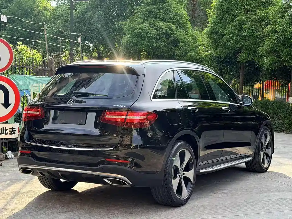 Mercedes-Benz GLC 2018 GLC 300 4MATIC