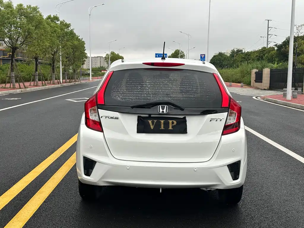 Honda Fit — миниатюра 8