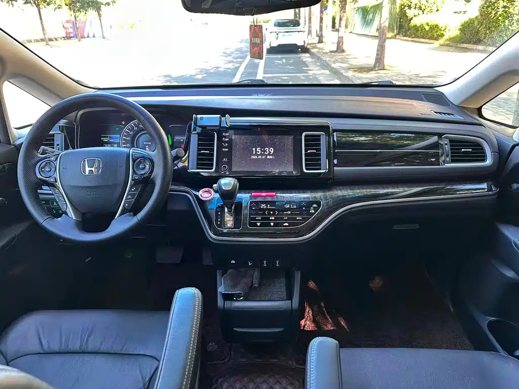 Honda Elysion — миниатюра 7