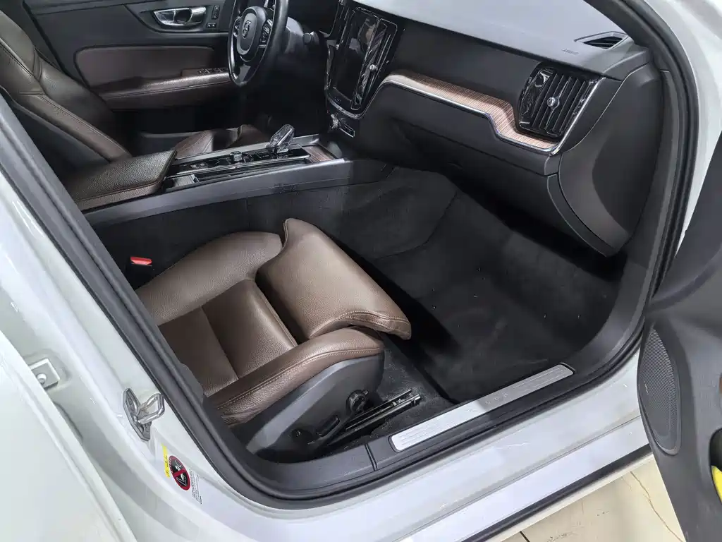 Volvo S60 — миниатюра 13