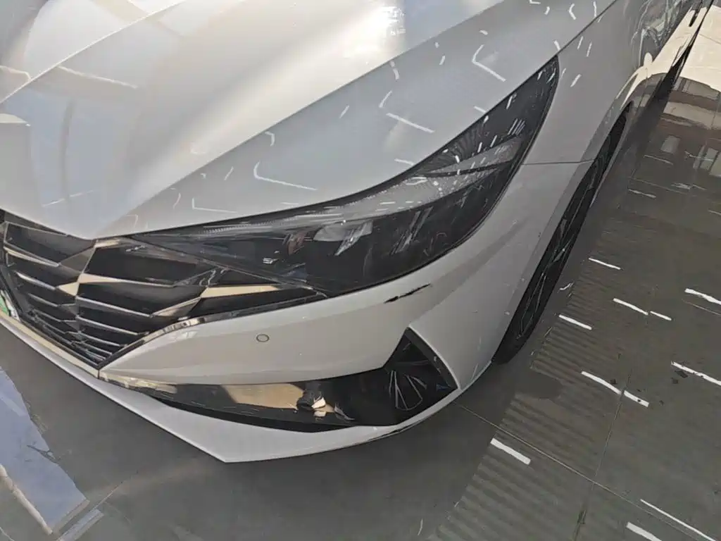 Hyundai Elantra — миниатюра 24
