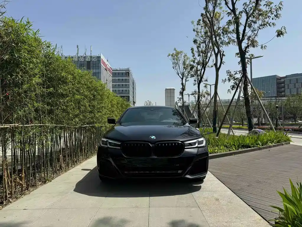 BMW  5 SERIES