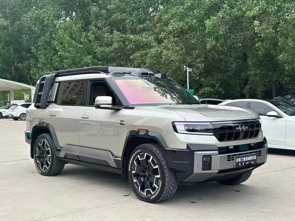 Fang Cheng Bao Leopard 8 2024