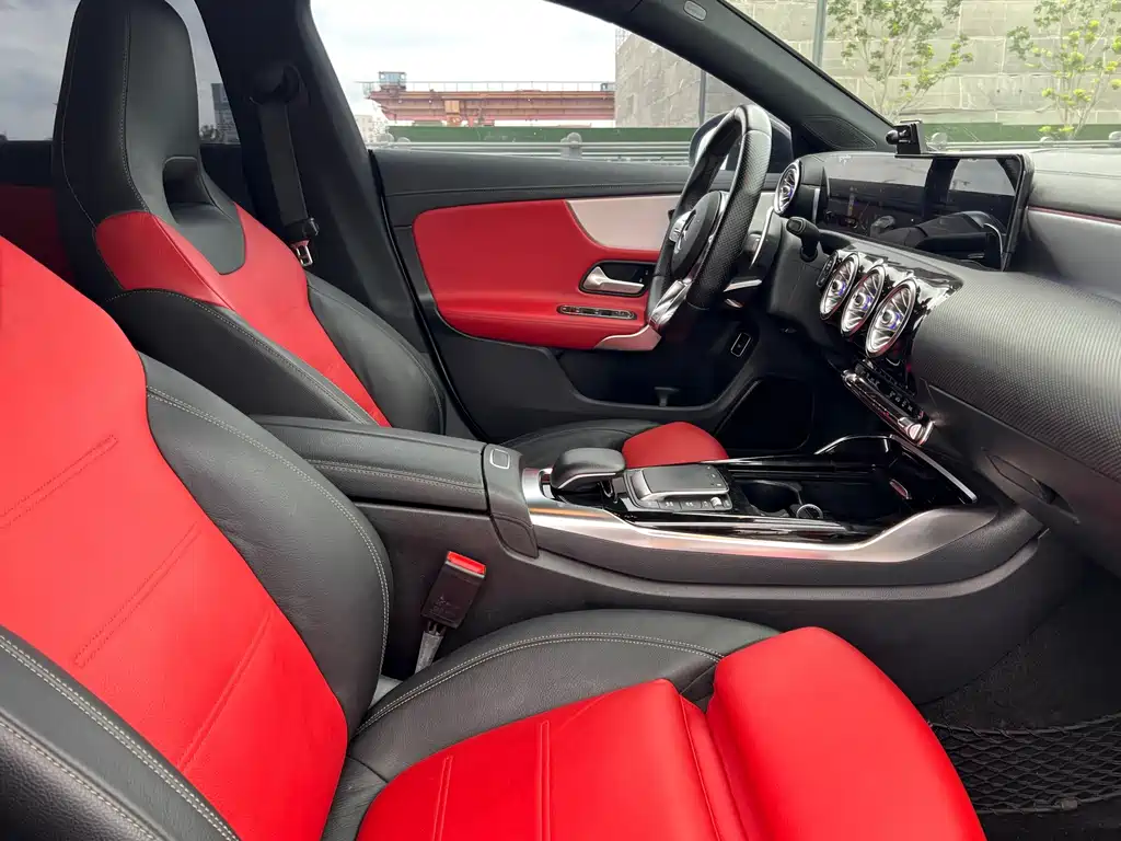 Mercedes-Benz CLA AMG — миниатюра 5