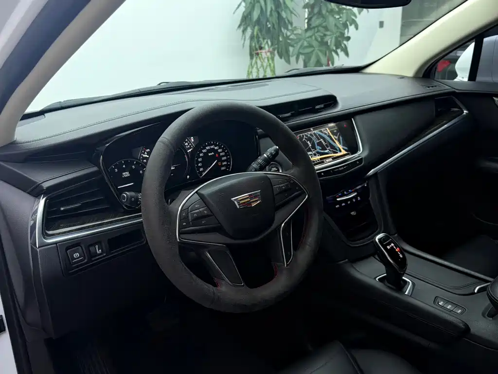 Cadillac XT5 — миниатюра 8