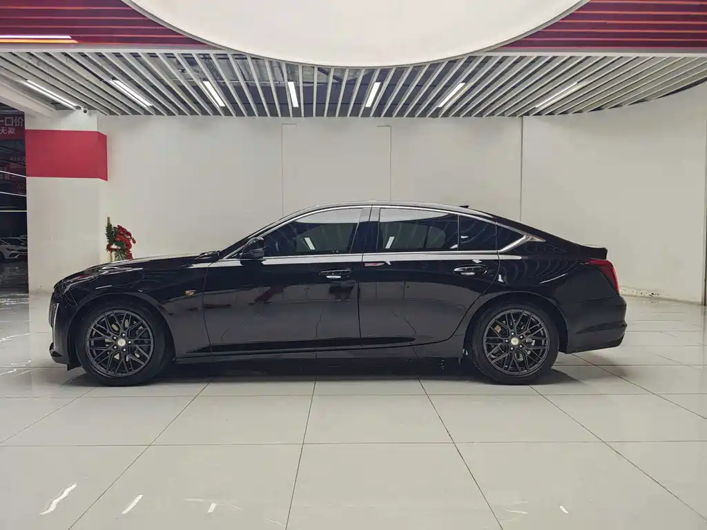Cadillac CT5 — миниатюра 6