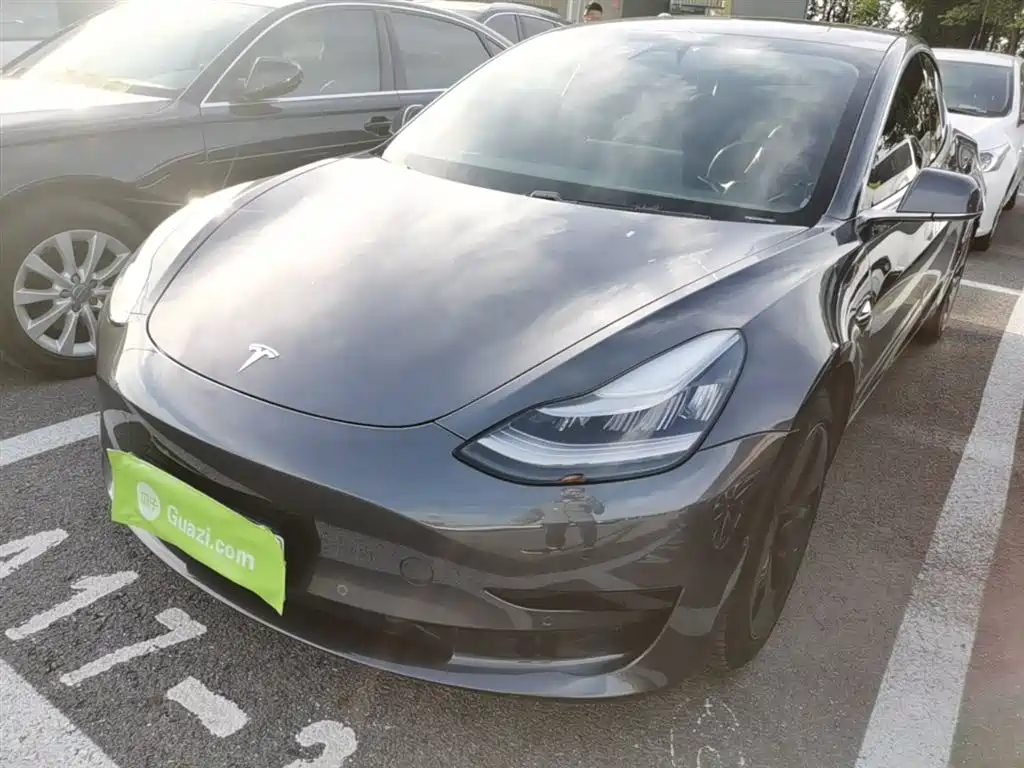 Tesla Model 3 2020