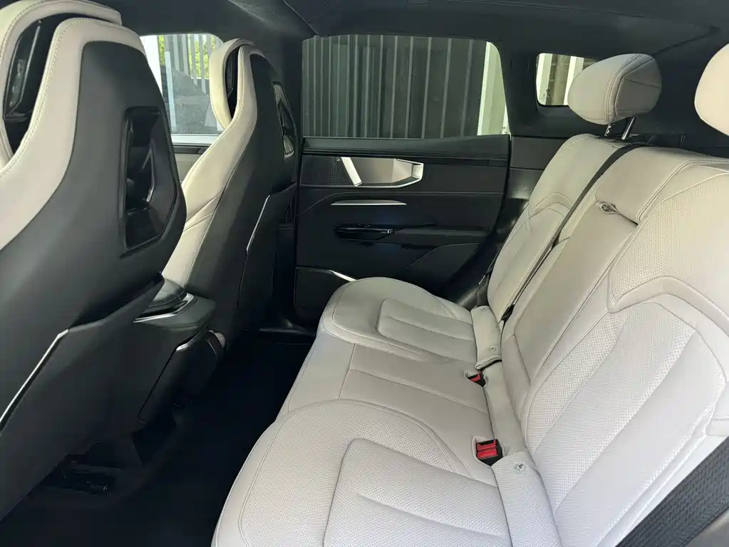HiPhi HiPhi Y 2023 765km Flagship