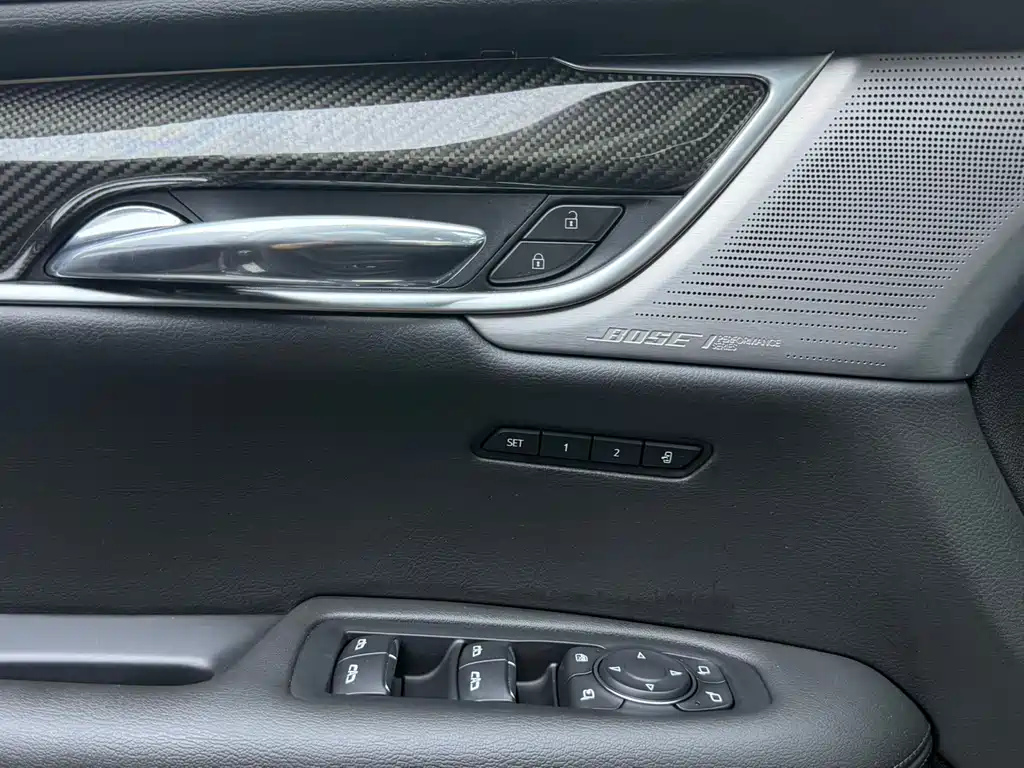 Cadillac XT6 — миниатюра 11