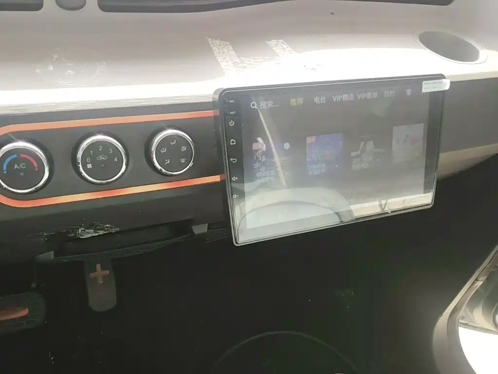 Wuling MINIEV — миниатюра 13