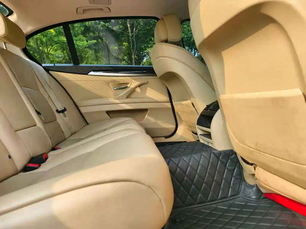 BMW 5 Series — миниатюра 16