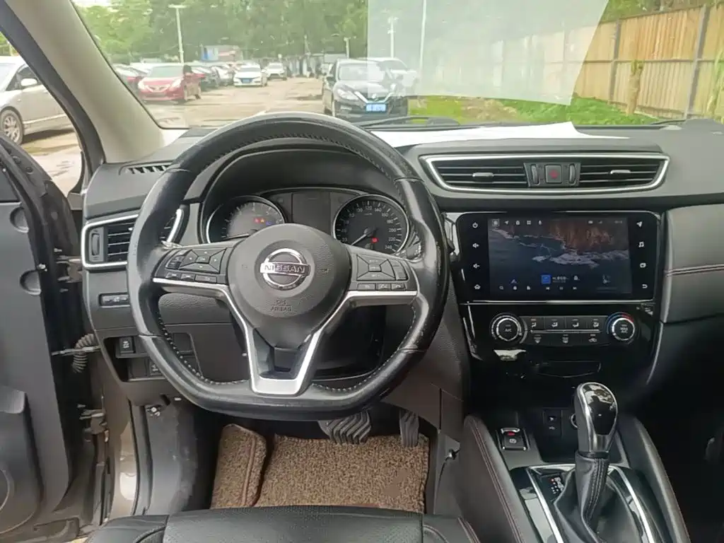 Nissan Qashqai — миниатюра 10