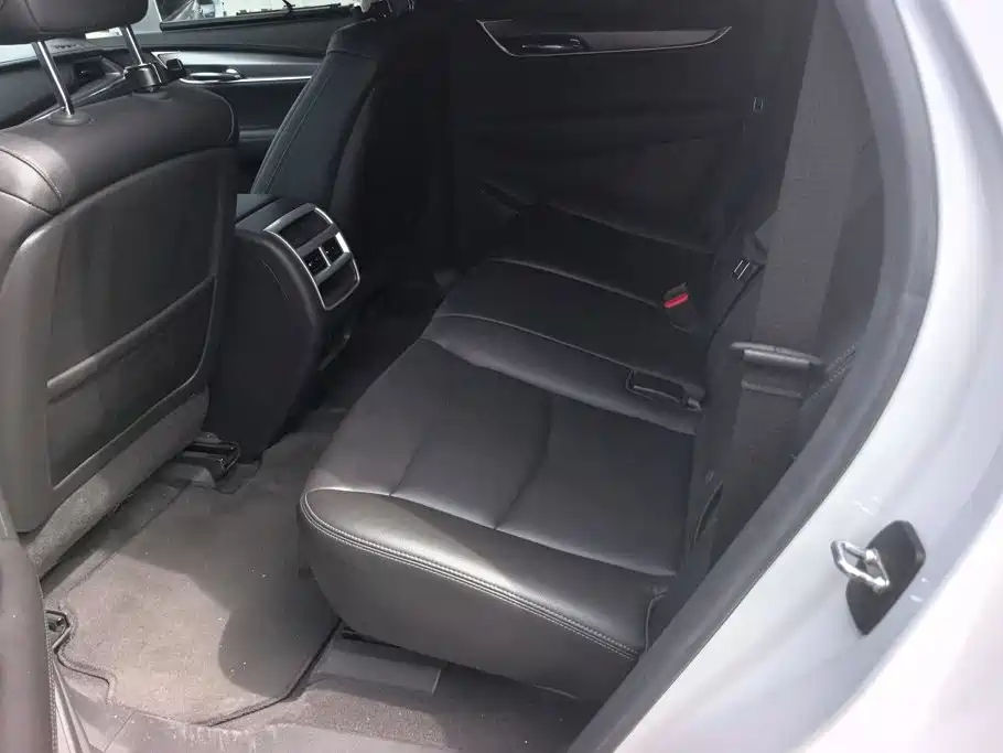 Cadillac XT5 — миниатюра 11