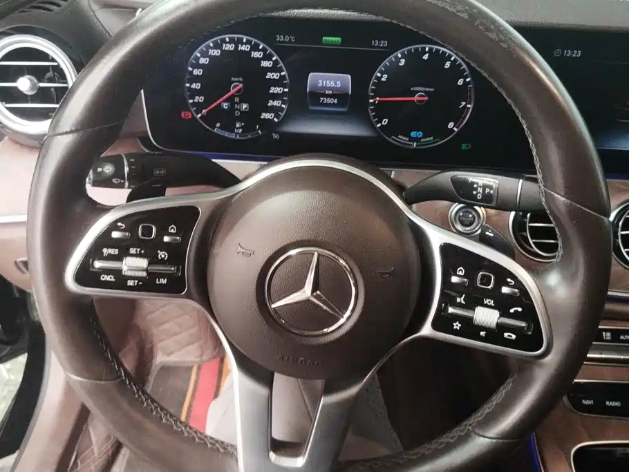 Mercedes-Benz E-Class — миниатюра 14