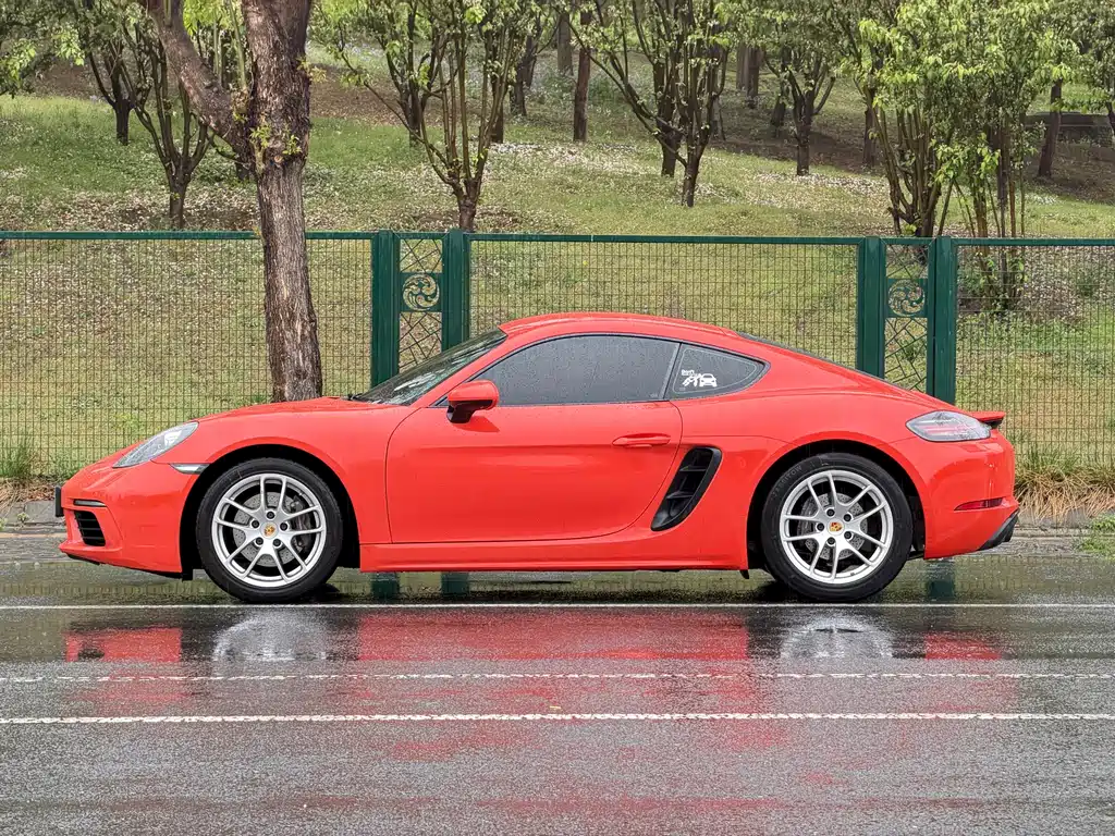 Porsche 718 2020 Cayman 2.0T