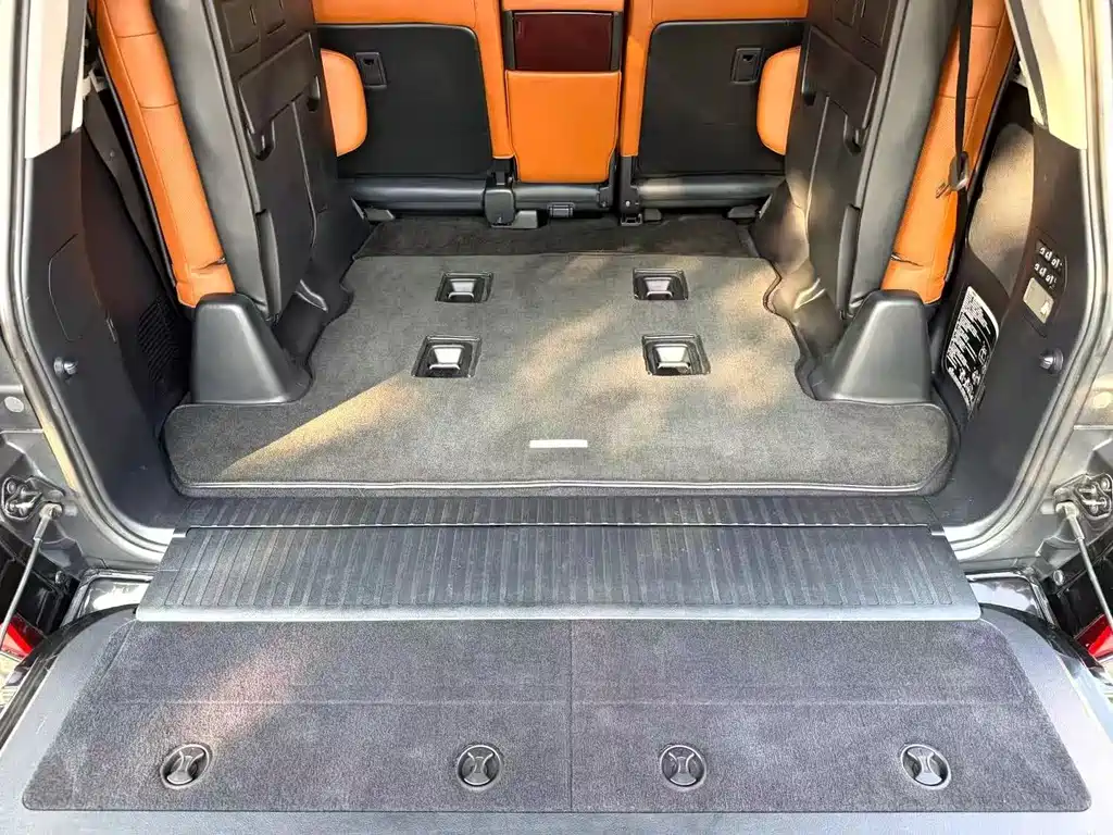 Lexus LX — миниатюра 9