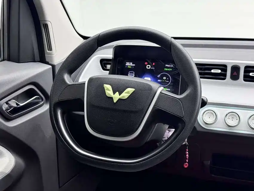 Wuling MINIEV — миниатюра 16