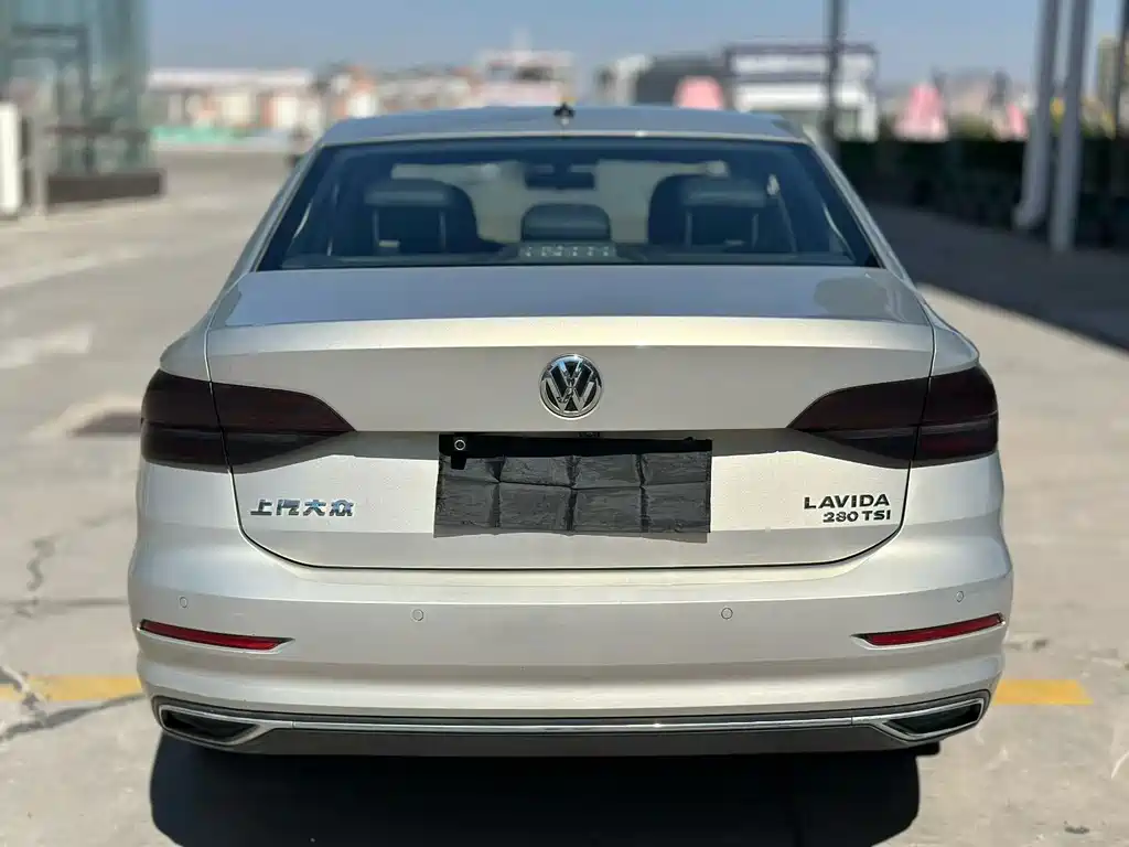 Volkswagen Lavida — миниатюра 5