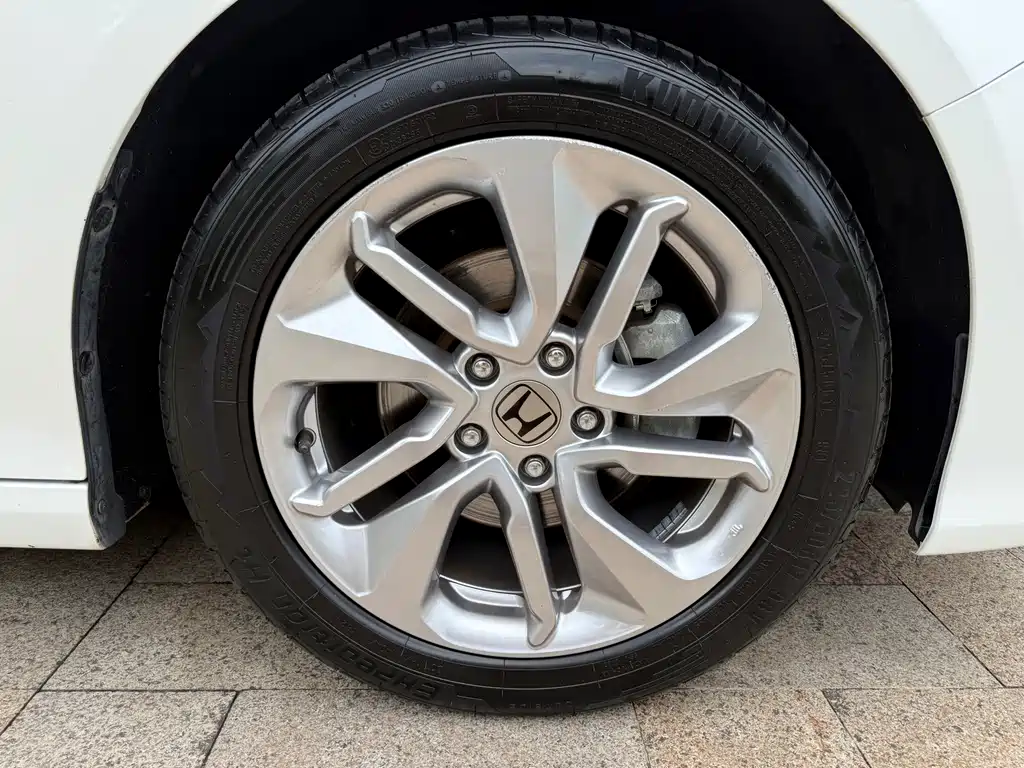 Honda Accord — миниатюра 17