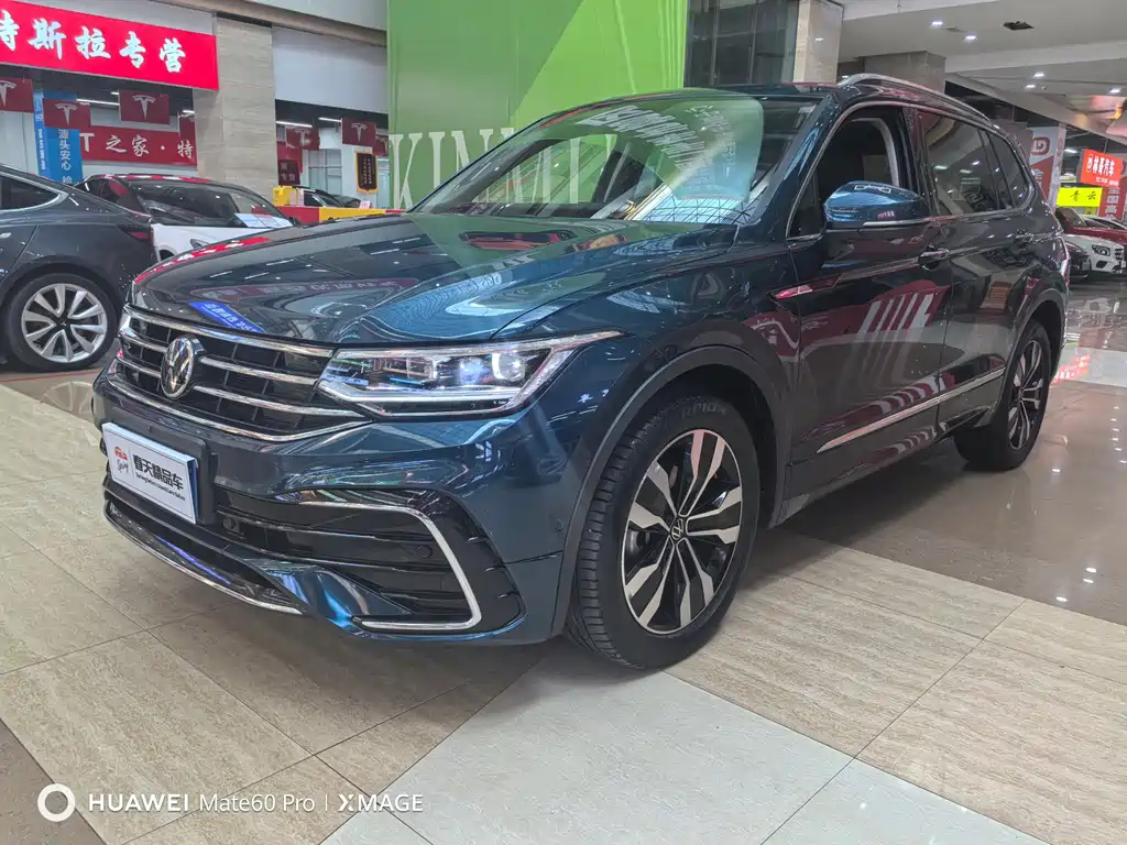 Volkswagen Tiguan L — миниатюра 2